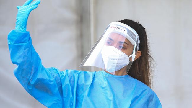 SYDNEY, AUSTRALIA - NewsWire Photos, JANUARY 24 2022: Health Professionals are seen working at the Haberfield Covid testing site in the inner West in Sydney. Picture: NCA NewsWire /Gaye Gerard