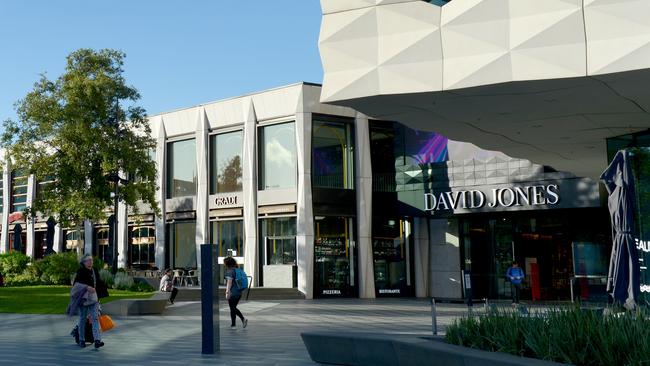 David Jones will close the top level of its Eastland store, which has an entrance in the Ringwood Town Square.