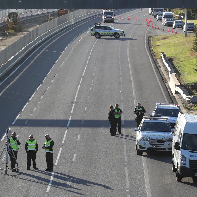 Monash Freeway Police Arrest Fleeing Driver Allegedly ‘racing Before Crash Herald Sun 9544