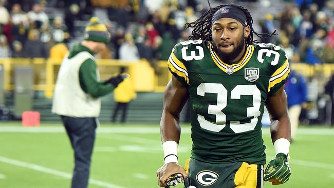 At last, the Packers let Aaron Jones run free.