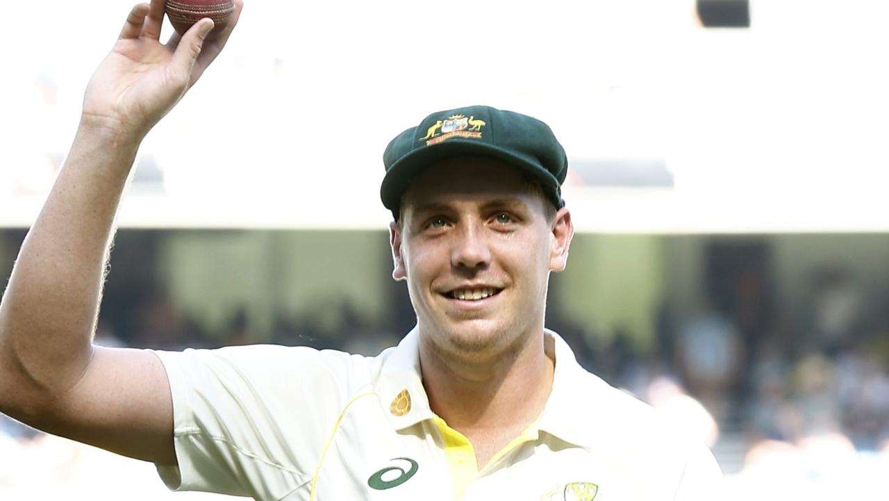 Cameron Green of Australia acknowledges the crowd. Photo by Darrian Traynor/Getty Images