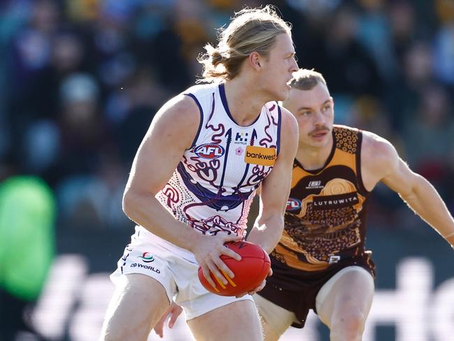 LAUNCESTON, AUSTRALIA - JULY 13: Hayden Young of the Dockers in action during the 2024 AFL Round 18 match between the Hawthorn Hawks and the Fremantle Dockers at the UTAS Stadium on July 13, 2024 in Launceston, Australia. (Photo by Michael Willson/AFL Photos via Getty Images)