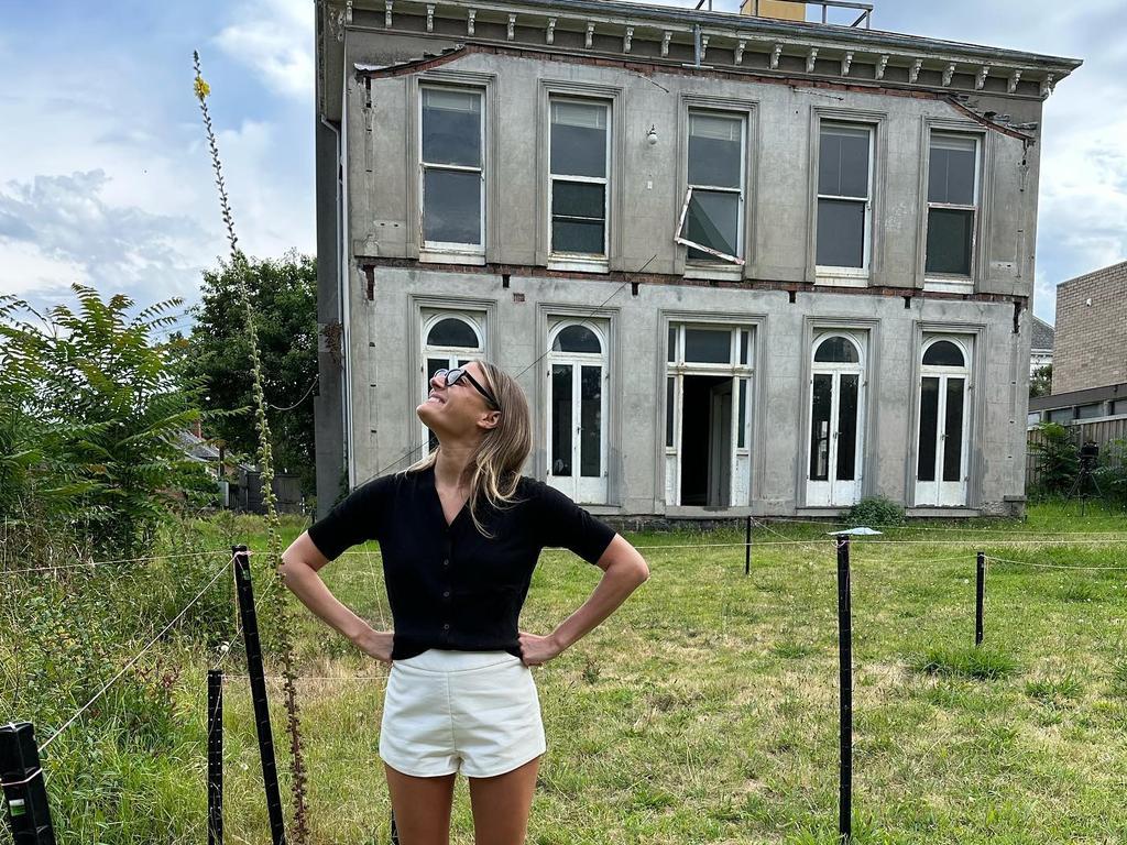 Andy Lee To Restore His Crumbling Riverfront Mansion