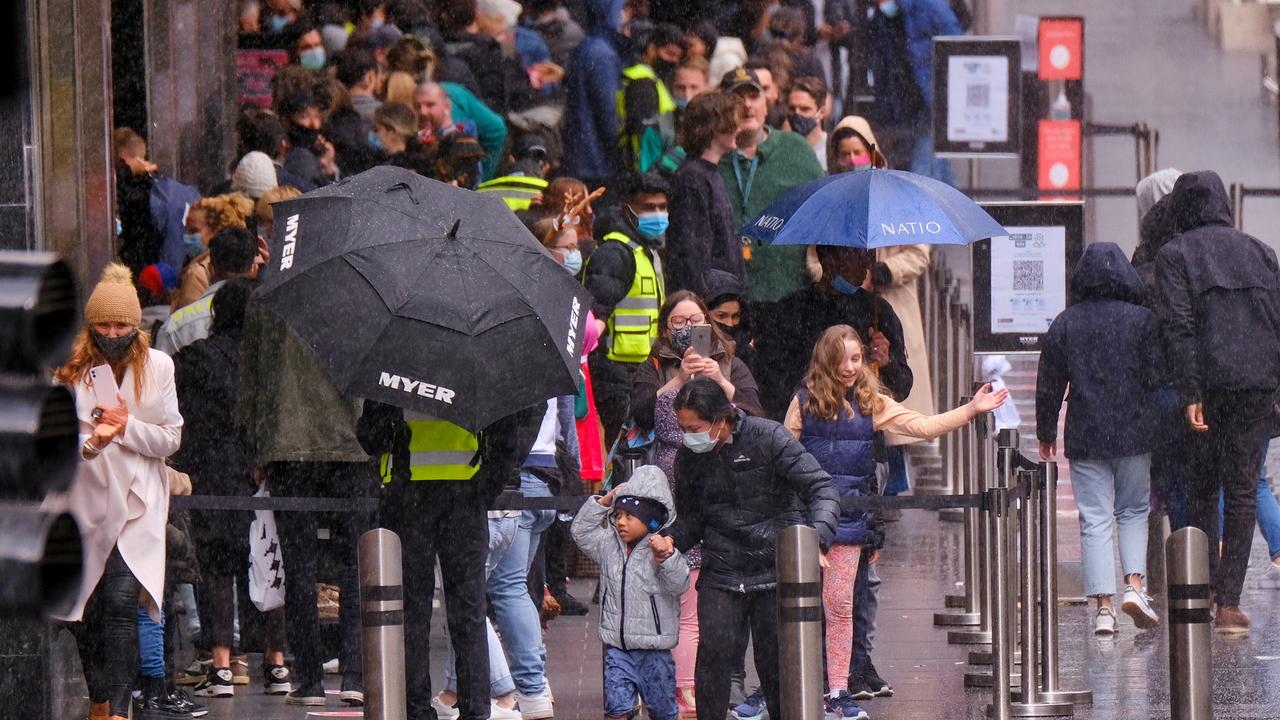 New data shows around 40,000 Victorians are expected to leave the state over the next few years. Picture: NCA NewsWire / Luis Enrique Ascui