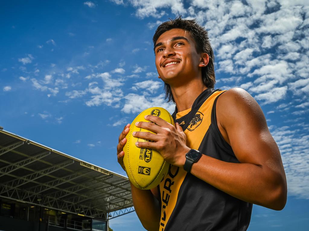 Silvagni explains AFL draft points system, how Dogs will land Sam