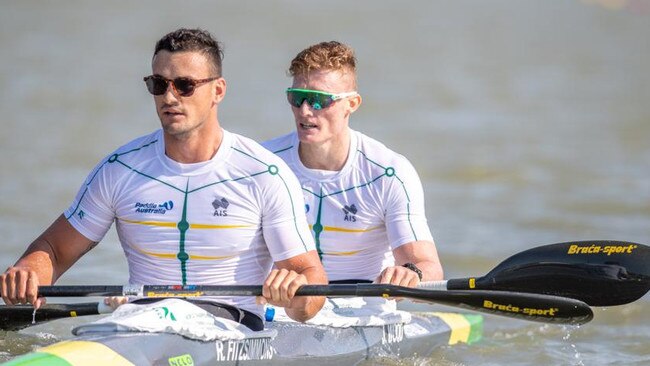 Riley Fitzsimmons and Jordan Wood racing in an international K2 1000m event.