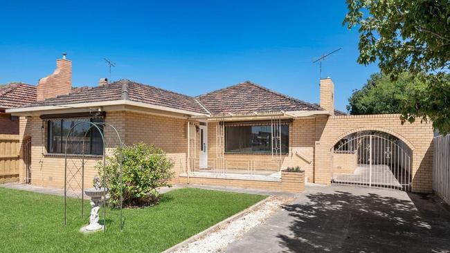 20 Settlement Rd, Belmont, is listed for sale with price hopes from $665,000 to $695,000.