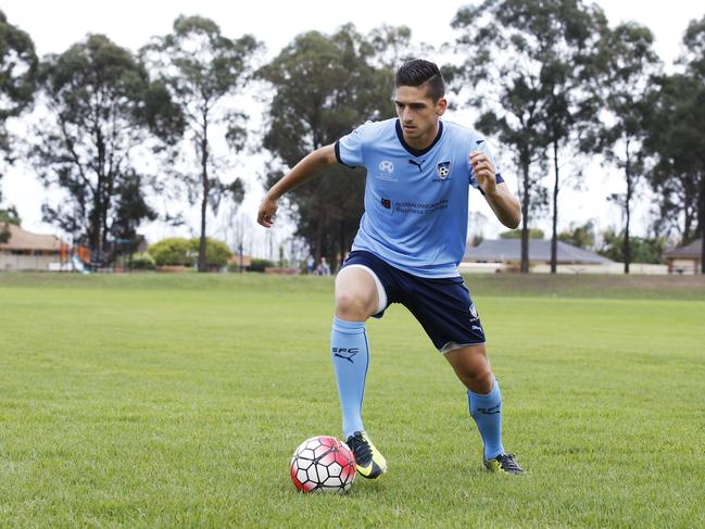 Emmanuel Gonzales has been picked up by Sydney FC for it's Youth team.