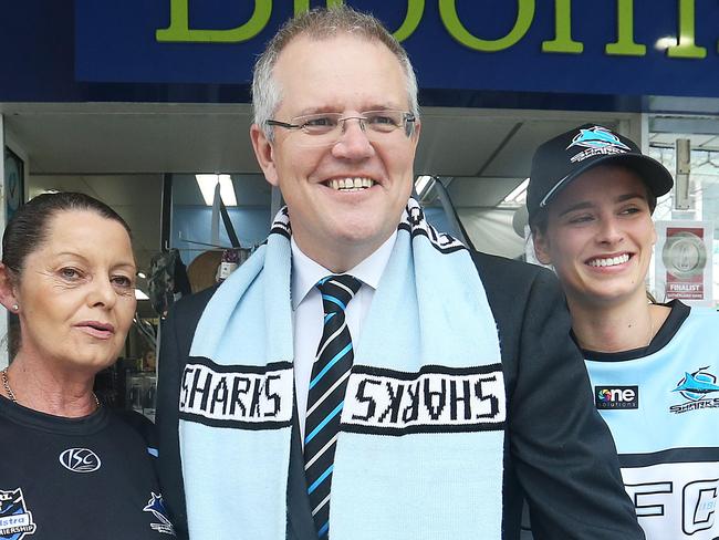 Renai Ross, Deb Dewar, Scott Morison, Alex Stokes-Hughes, Rachel Grant and Mariah Kammas outside Blooms The Chemist Cronulla. Scott Morrison, federal treasurer walks around Cronulla mall. Picture Craig Greenhill