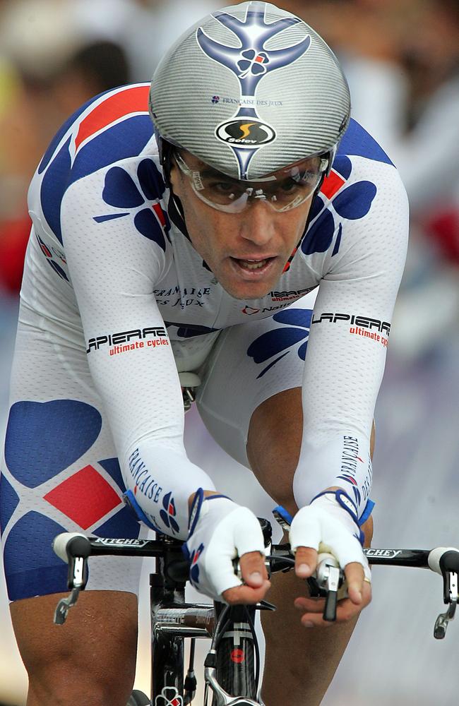 Bradley McGee (Francaise des jeux/Fra) rides towards the finish line of the first stage of the 92nd Tour de France in 2005.