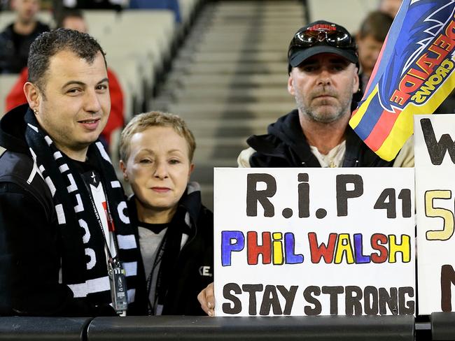 AFL fans show the utmost respect for Phil Walsh.