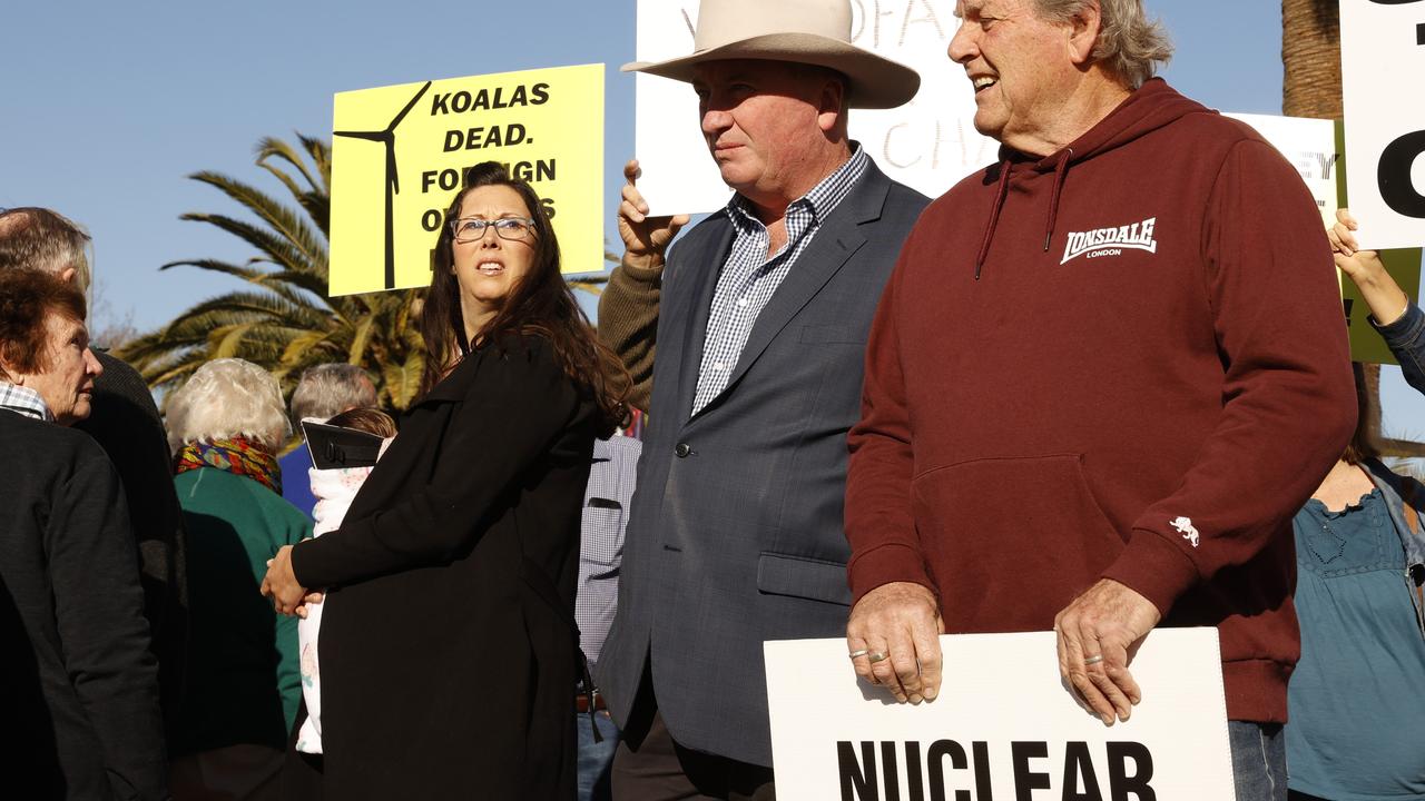 Barnaby Joyce, centre, joins anti wind and solar farm protesters outside the 2023 Bush Summit. Picture: Jonathan Ng