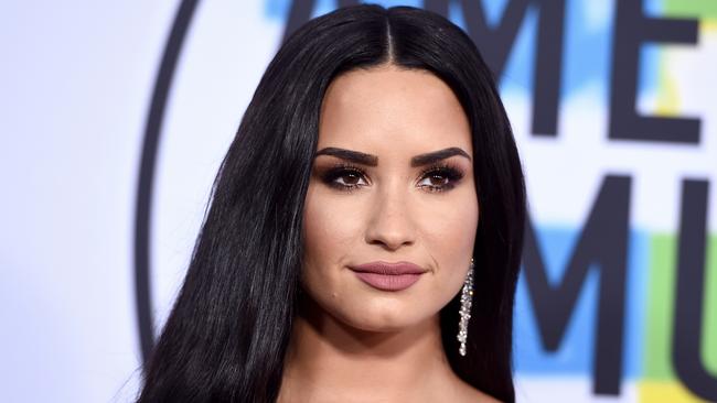 Demi Lovato shows off her 'no-more-dieting thighs