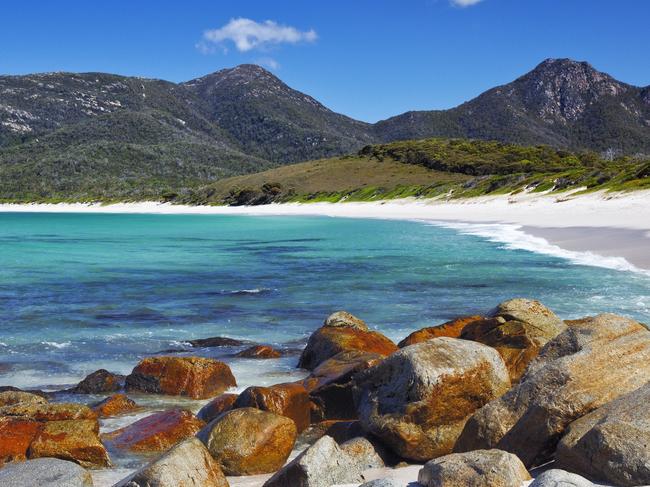 ESCAPE A photography of Wineglass Bay in Tasmaniafor Kendallpicture iStock