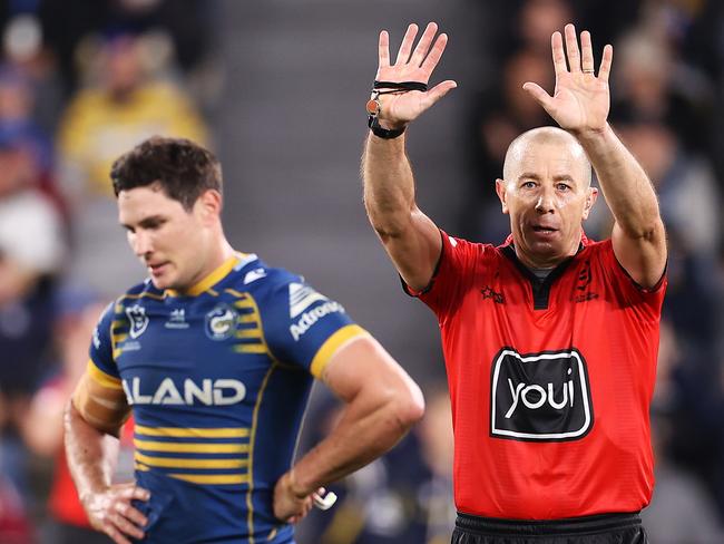 SYDNEY, AUSTRALIA - MAY 20:  Referee Ben Cummins gives Mitchell Moses of the Eels ten minutes in the sin bin during the round 11 NRL match between the Parramatta Eels and the Manly Sea Eagles at CommBank Stadium, on May 20, 2022, in Sydney, Australia. (Photo by Mark Kolbe/Getty Images)