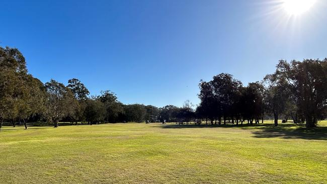 1st hole, C.ex Urunga Golf Club.