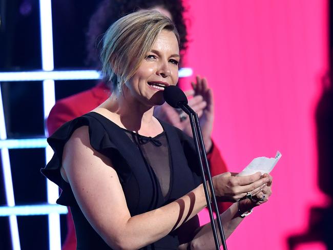 Justine Clarke accepts the ARIA Award for Best Children's Album during the 32nd ARIA Awards at The Star, in Sydney, Wednesday, November 28, 2018. (AAP Image/Joel Carrett) NO ARCHIVING