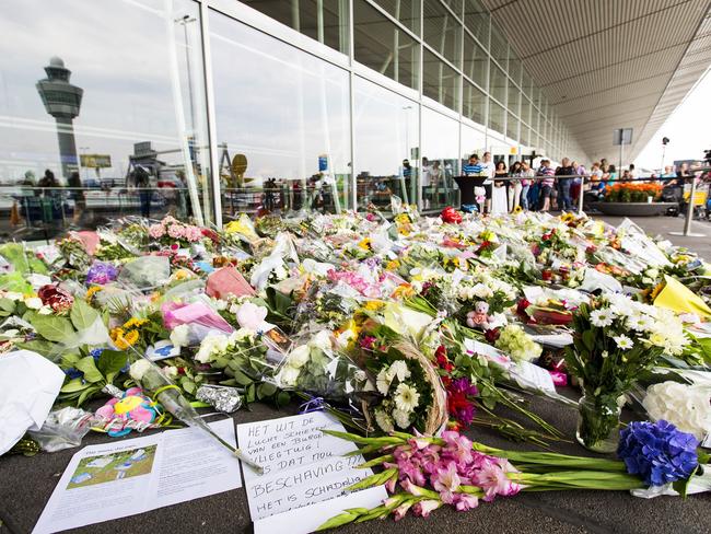 MH17: Victims’ families plead with Russian-backed separatists to let ...