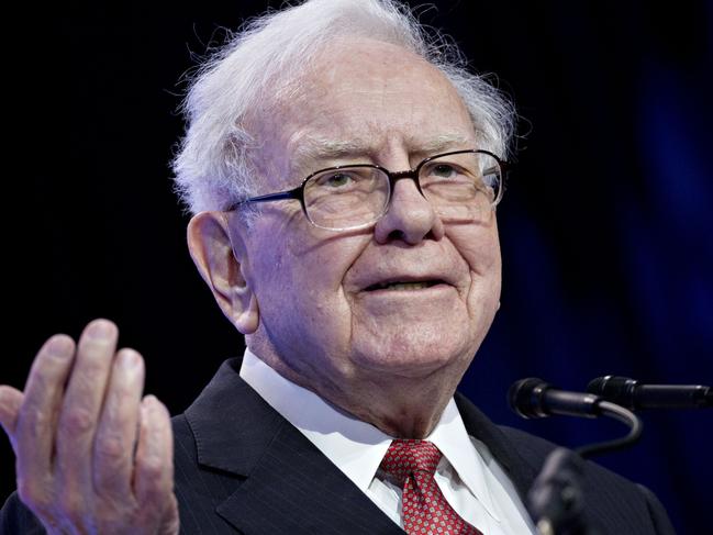 Warren Buffett, chairman and chief executive officer of Berkshire Hathaway Inc., speaks at the Goldman Sachs 10,000 Small Businesses Summit in Washington, D.C., U.S., on Tuesday, Feb. 13, 2018. Goldman's 10,000 Small Businesses is an investment that brings economic opportunity and assists entrepreneurs to create jobs by providing better access to education, capital and business support services. Photographer: Andrew Harrer/Bloomberg