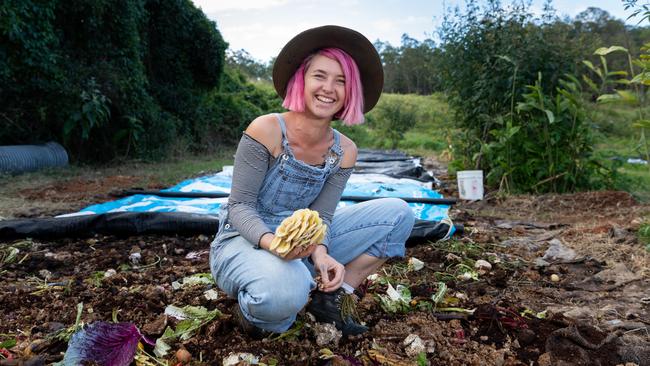 COPYRIGHT WARNING for Moreton Life ONLY. Phone Kylie Knight 3480 8226. Alice Star from Loop Growers at Draper. Composting for Dummies.