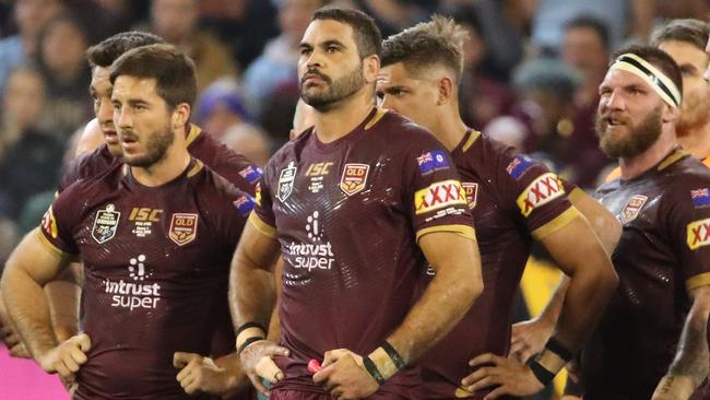 Greg Inglis and the Maroons look dejected after a Blues try. Picture: Getty Images