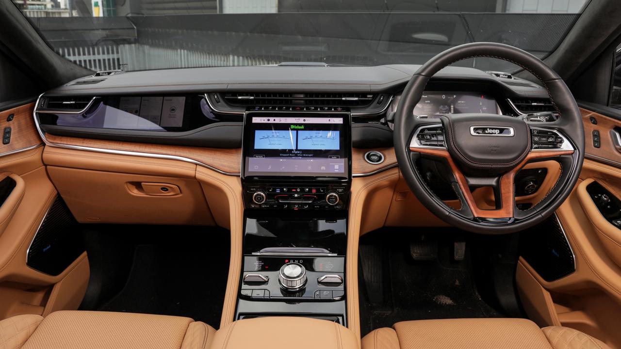 Inside the Jeep Grand Cherokee Summit Ltd.