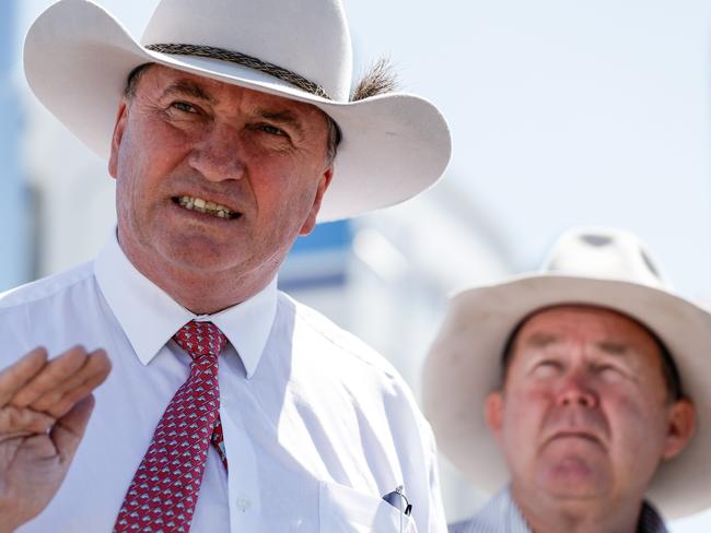 FEDERAL ELECTION TEAM 2022. 18/4/2022Deputy Prime Minister Barnaby Joyce is joined with Colin Boyce (Liberal National PartyÃs candidate for Flynn) and Ken OÃDowd at KLP Haulage to announce $150 Million for upgrades to AustraliaÃs neglected roads.Location: KLP Haulage, Gladstone QLDÂ© Office of the Deputy Prime Minister 2022 BH