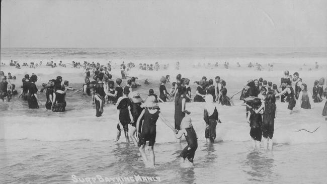 Bathers at Manly in the early 1900s. Photo Northern Beaches Library