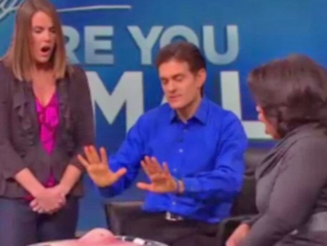 Dr Oz shows us all how to squeeze a zit properly.