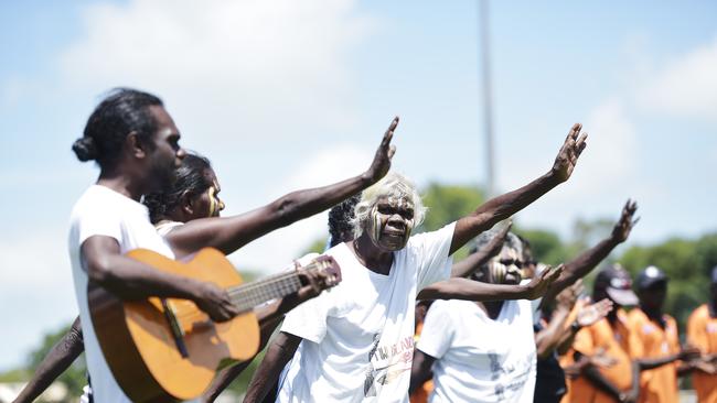 local singers perform a song before the Grand Final at Tiwi Island Picture: Keri Megelus