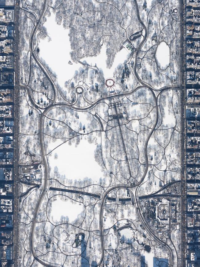 “Amazed by how clear the day was I took my Cessna above New York’s restricted airspace, which gave me a full freedom to roam.” Picture: Filip Wolak, Poland, Shortlist, Open Architecture, 2016 Sony World Photography Awards