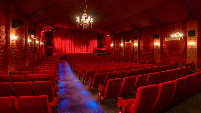 Avoca Beach Picture Theatre | escape.com.au