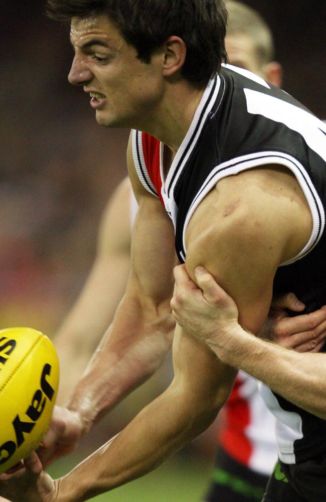 Jayden Attard playing for St Kilda.