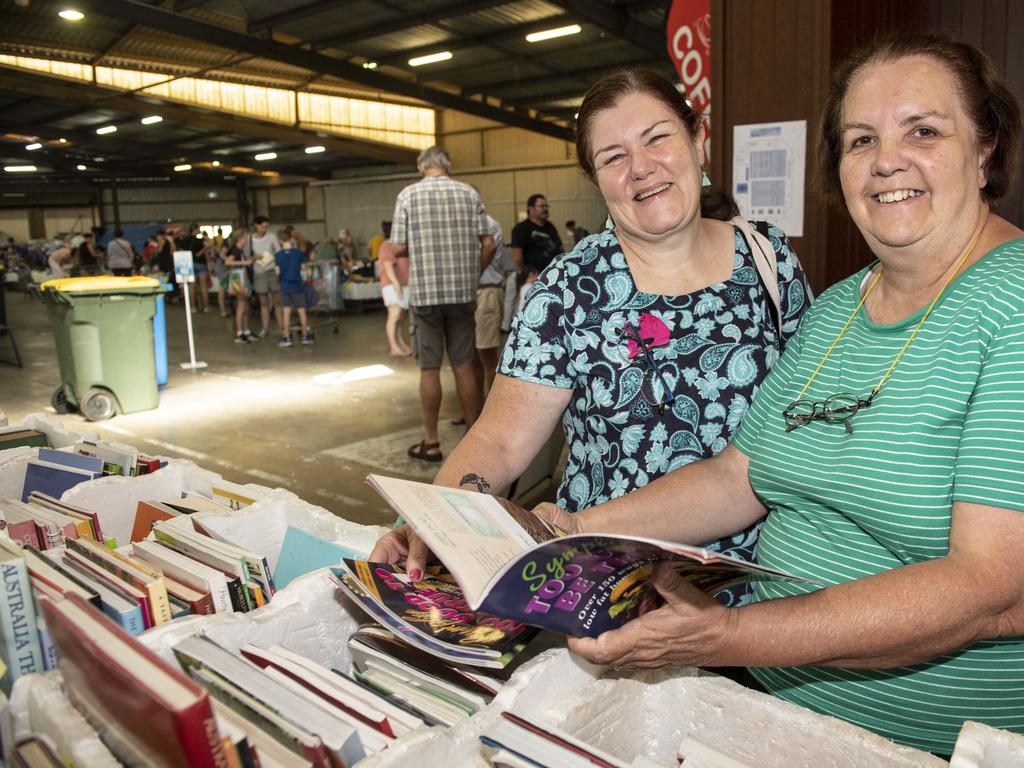 Donna McKean and Wendy Holt at the Chronicle Lifeline Bookfest 2022. Saturday, March 5, 2022. Picture: Nev Madsen.