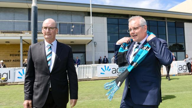 Kochie gives ScoMo a tour of Alberton in 2021. Picture: Brenton Edwards