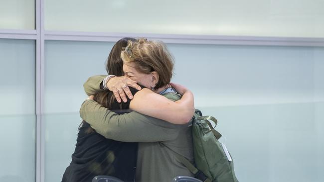 There were emotional scenes as the Australians who left Israel were reunited with their families in Sydney. Picture: NCA NewsWire / Monique Harmer