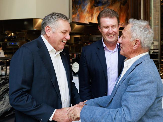 DAILY TELEGRAPH. AUGUST 10, 2023Ray Hadley's 150th consecutive ratings win and continued dominance as an agenda-setter in NSW. Photo (L to R) Ray Hadley, Peter Overton & Ken Sutcliffe in the HiltonsPhoto: Tim Pascoe