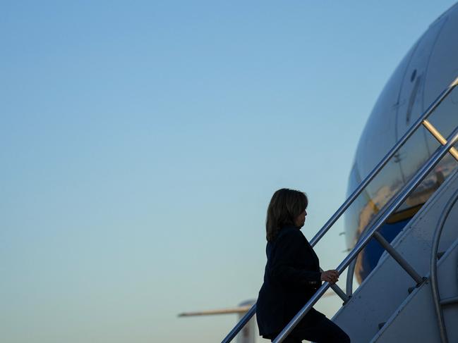 PHILADELPHIA, PENNSYLVANIA - OCTOBER 27: Democratic presidential nominee, U.S. Vice President Kamala Harris boards her Air Force Two at Philadelphia International Airport after spending the day campaigning October 27, 2024 in Philadelphia, Pennsylvania. With less than 2 weeks until Election Day, Harris is campaigning in the Philadelphia area.   Andrew Harnik/Getty Images/AFP (Photo by Andrew Harnik / GETTY IMAGES NORTH AMERICA / Getty Images via AFP)