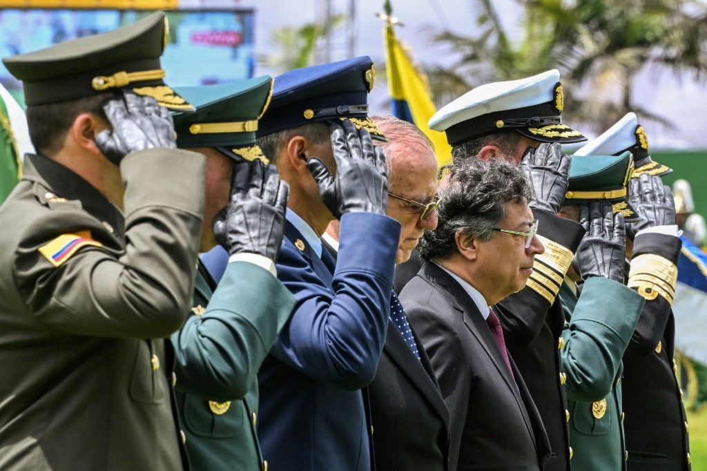 Colombian guerrillas warn of ‘total war’ as peace plan falters