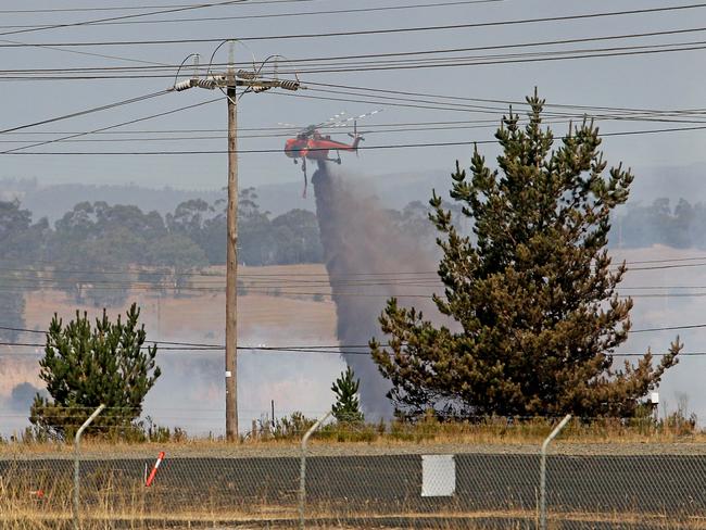 An out of control bushfire continues to burn in the Hazelwood open cut coal mine near the township of Morwell in Victoria's Latrobe Valley.