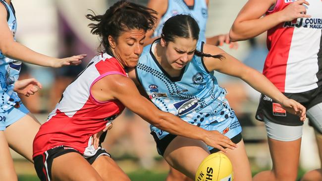 Southern Districts’ Maria Moussa and Buffette Dominique Carbone contest the footy. Moussa was again among the Crocodile’s best players. Picture: GLENN CAMPBELL