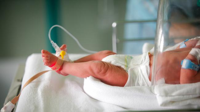 Healthscope has announced the closure of the maternity ward at the Hobart Private Hospital, sparking a stoush between the private hospital sector and the health insurance industry.