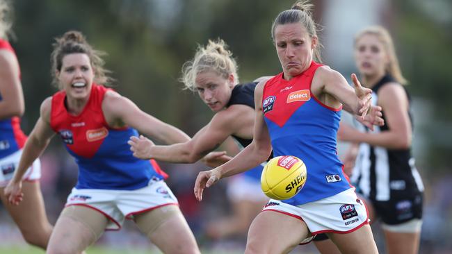 Elise O'Dea and Karen Paxman dominated for Melbourne.