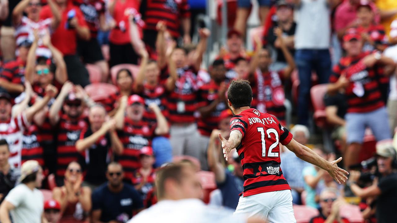 Western Sydney Wanderers end winless run after downing Wellington