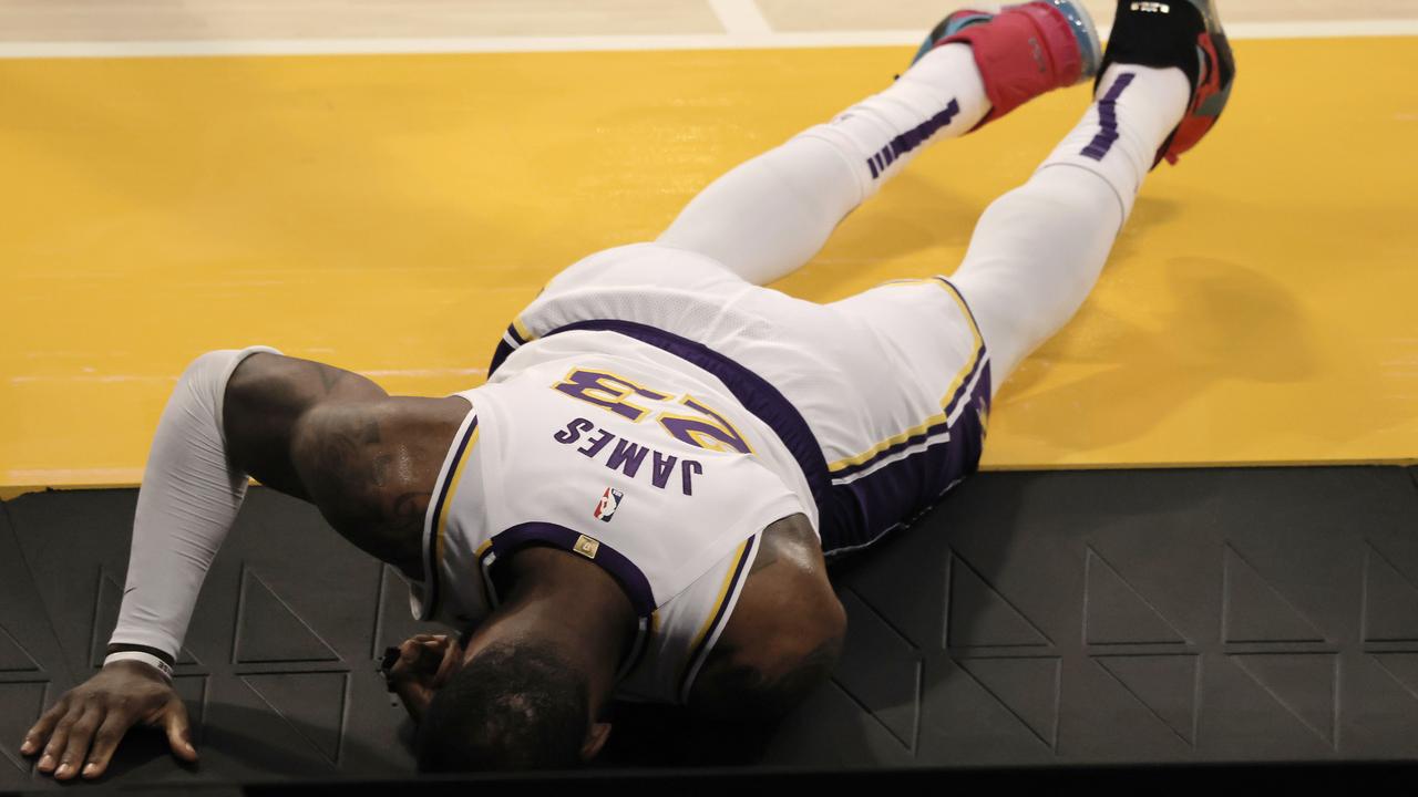 Lebron james lakers store injury