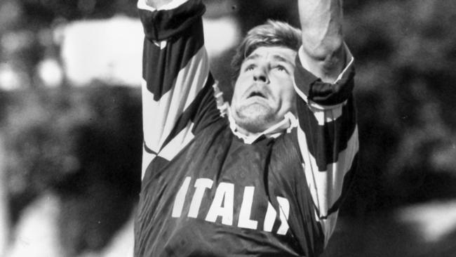 Former Wallaby Julian Gardner during lineout training for Italy.