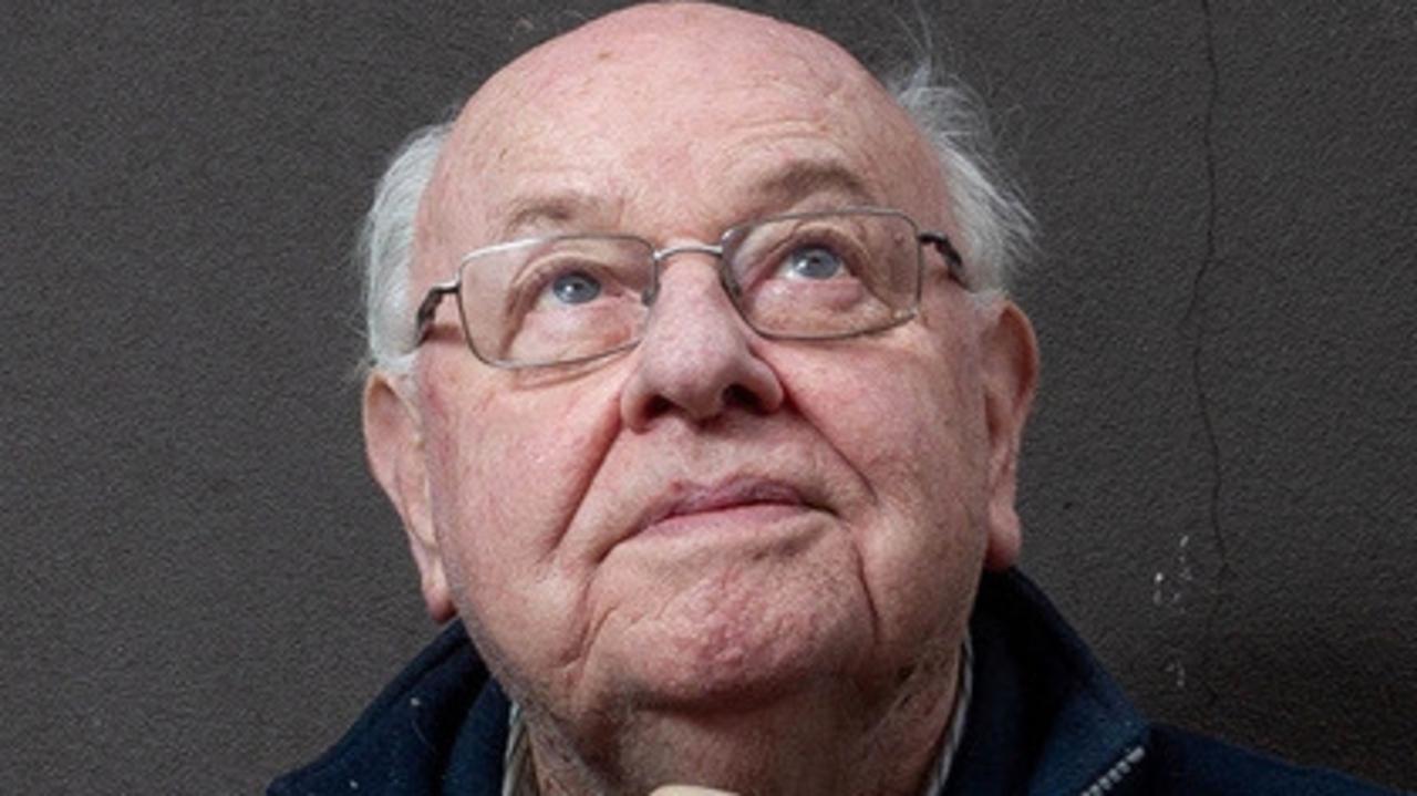 Father Bob Maguire Death Melbourne Priest Dies At Cabrini Hospital At Age 88 Herald Sun 