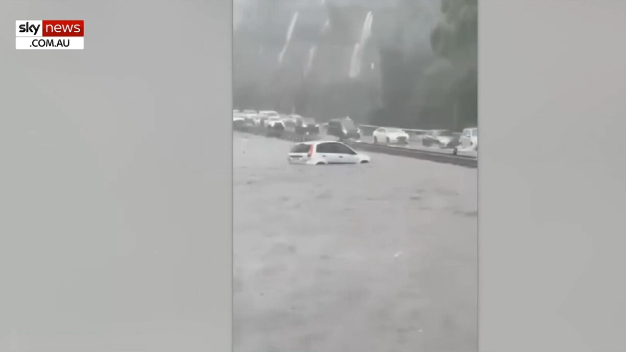 Heavy rain causes chaos on Sydney roads