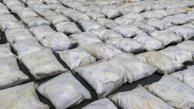 Around  952kg of heroin was seized by the Australian warship   HMAS Darwin.