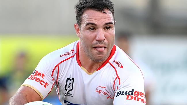 SUNSHINE COAST, AUSTRALIA - FEBRUARY 18: Sean O'Sullivan of the Dolphinsb looks to pass during the NRL Pre-season challenge match between the Dolphins and Gold Coast Titans at Sunshine Coast Stadium on February 18, 2024 in Sunshine Coast, Australia. (Photo by Bradley Kanaris/Getty Images)